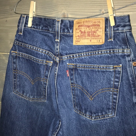 Vintage Levi’s jeans. High waist Mom Jeans - Picture 5 of 7